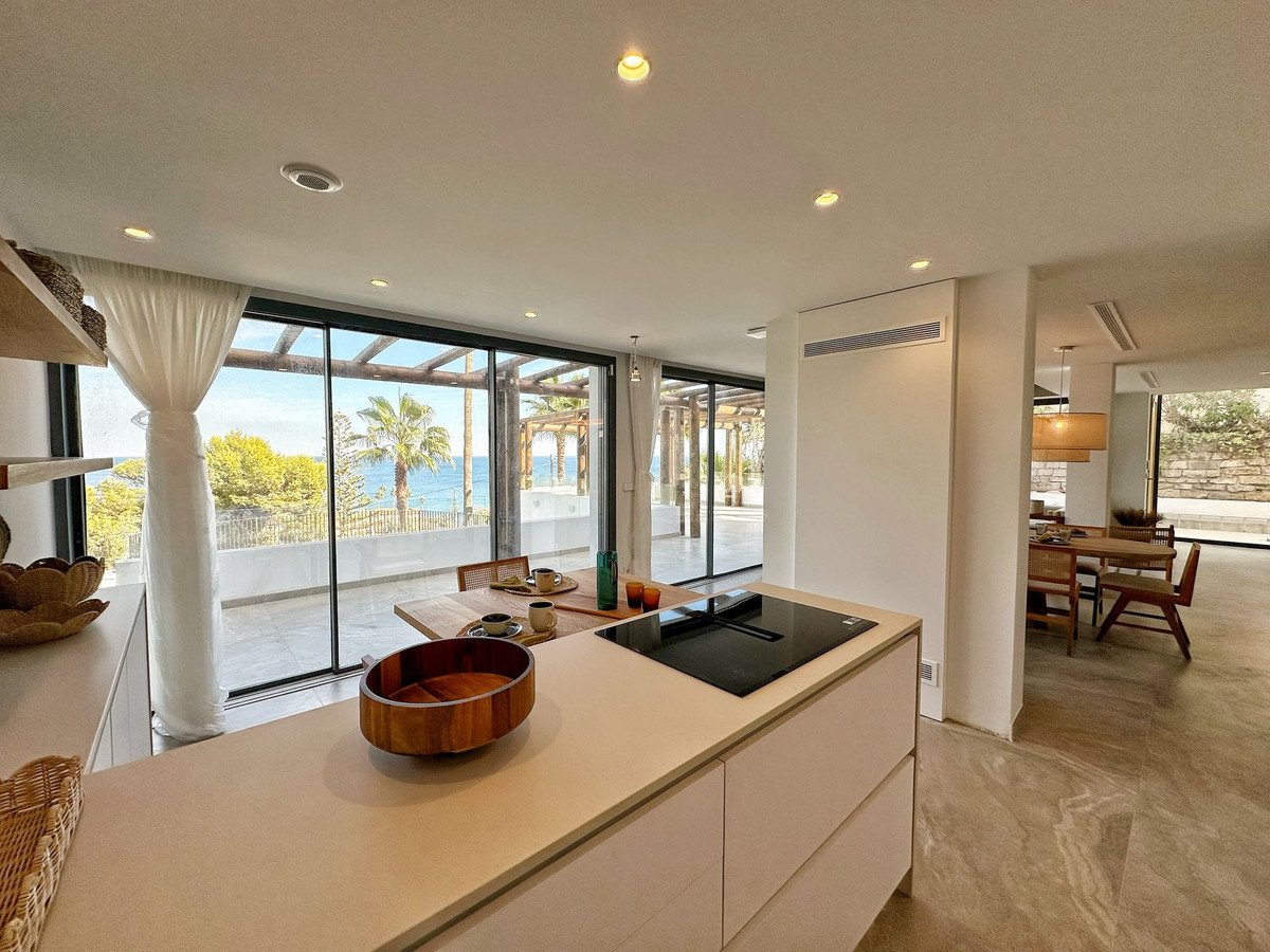 4 Bed Detached Villa in Estepona