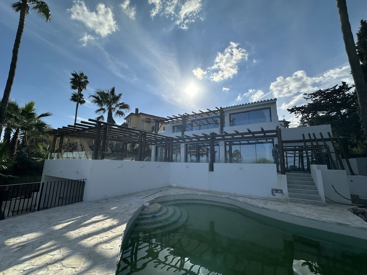 4 Bed Detached Villa in Estepona