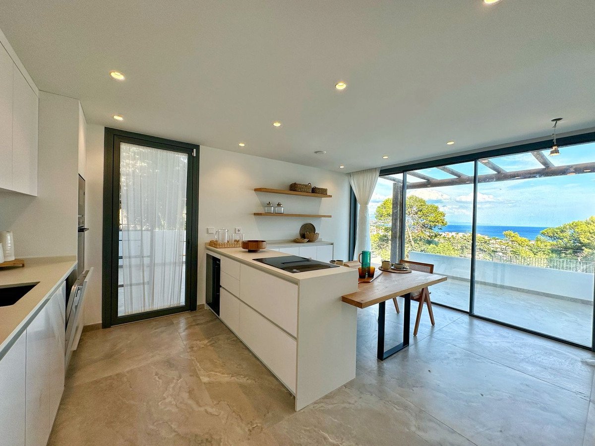 4 Bed Detached Villa in Estepona