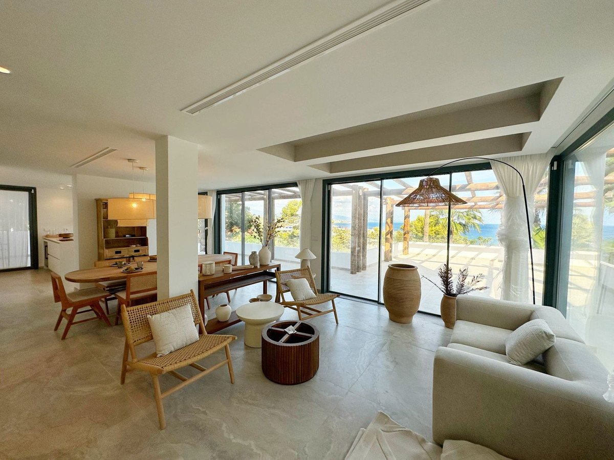 4 Bed Detached Villa in Estepona