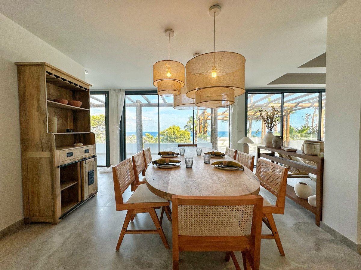 4 Bed Detached Villa in Estepona