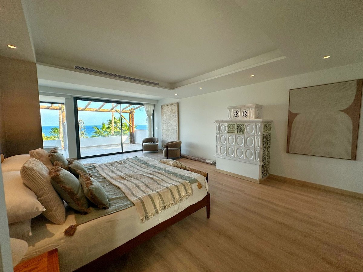 4 Bed Detached Villa in Estepona