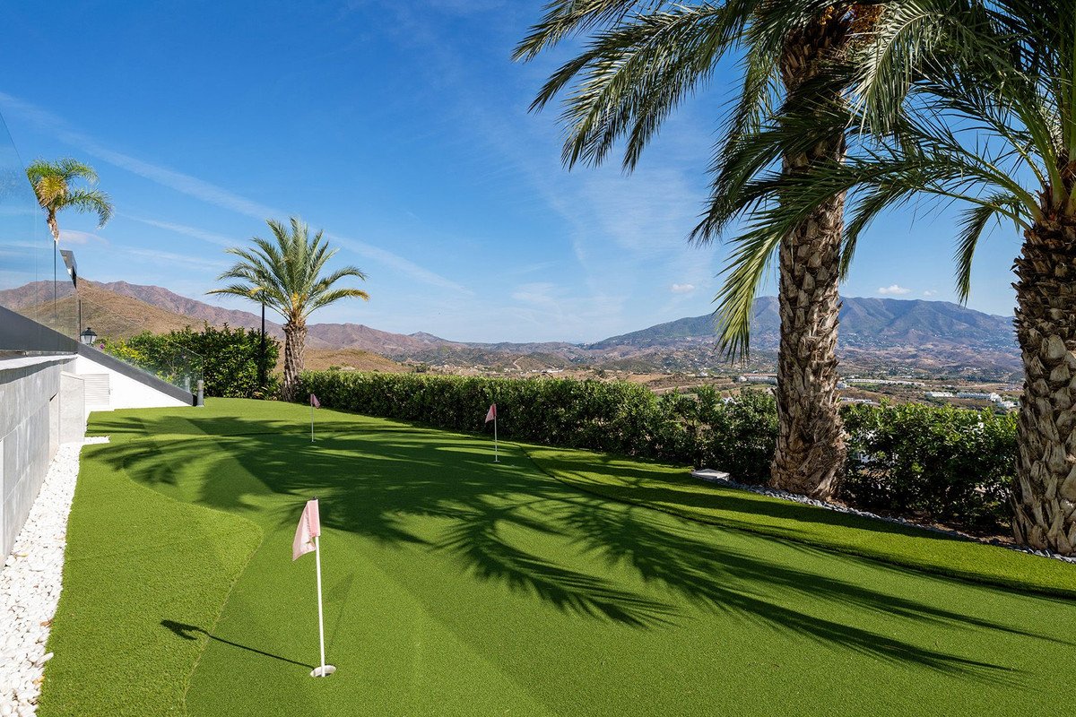 4 Bed Detached Villa in Mijas