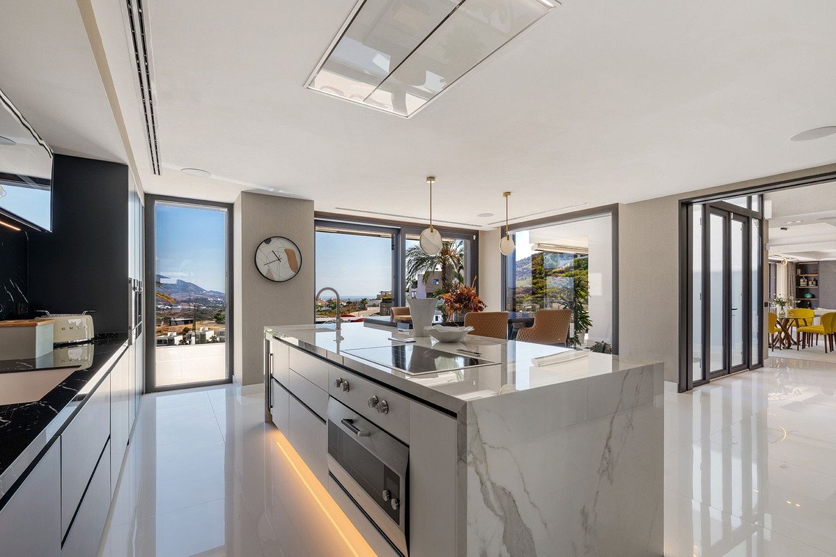 4 Bed Detached Villa in Mijas