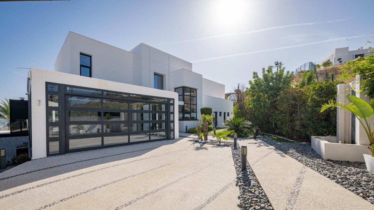4 Bed Detached Villa in Mijas