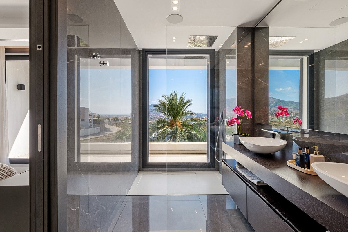 4 Bed Detached Villa in Mijas