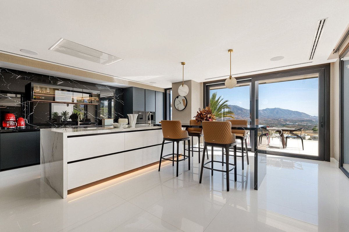 4 Bed Detached Villa in Mijas