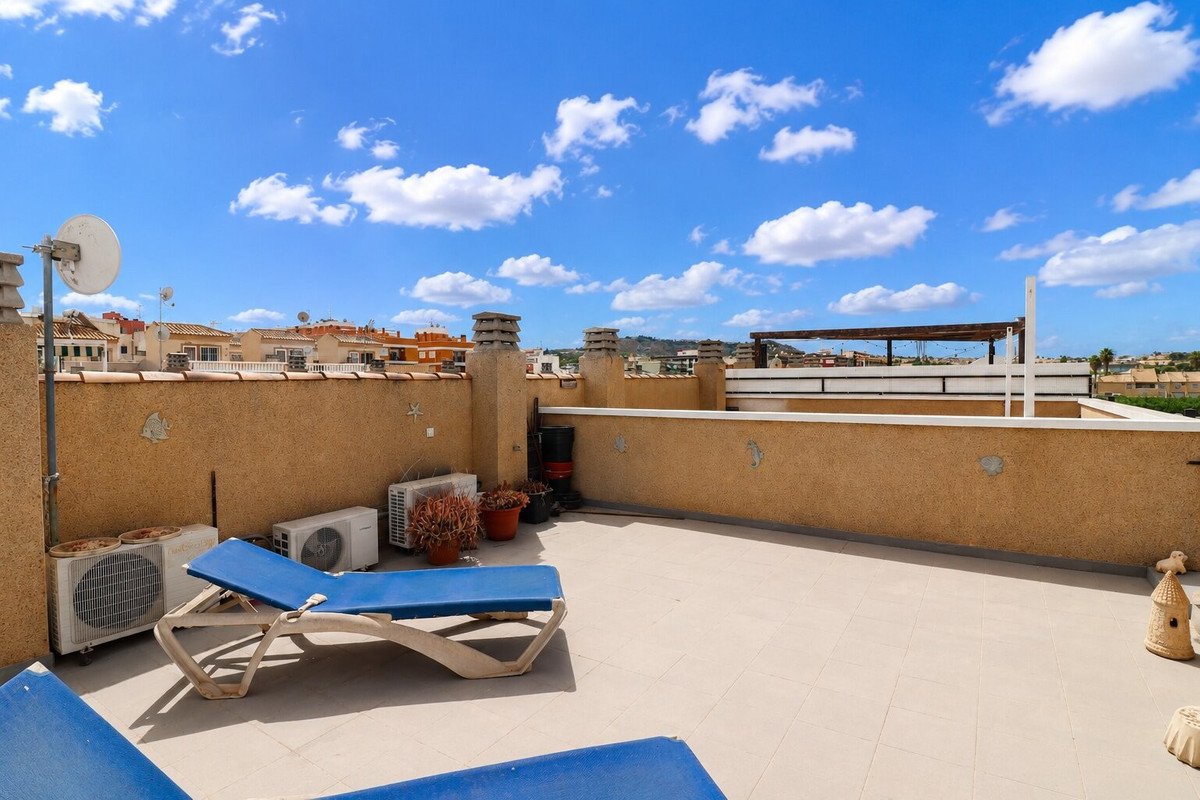2 Bed Ground Floor Apartment in Los Palacios