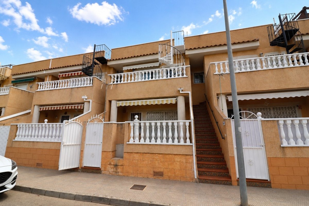2 Bed Ground Floor Apartment in Los Palacios