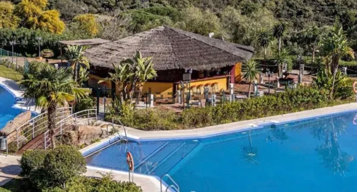 1 Bed Middle Floor Apartment in Estepona