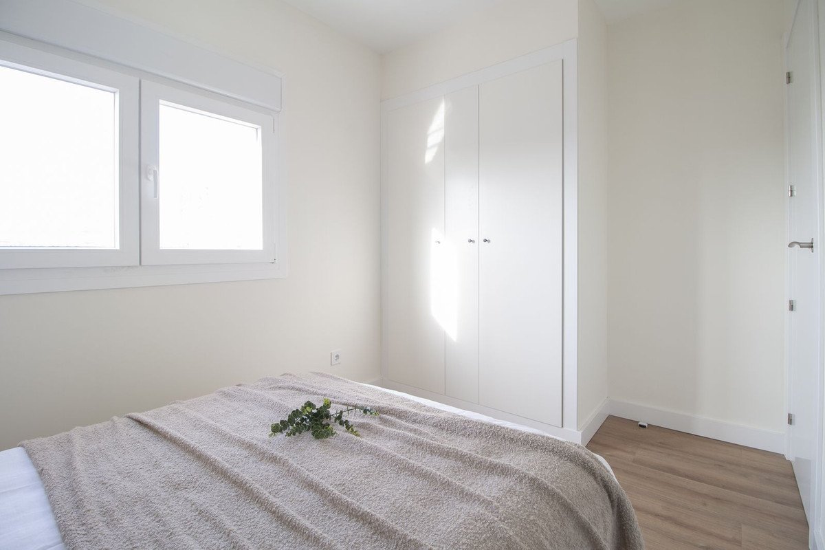 2 Bed Middle Floor Apartment in Málaga Centro