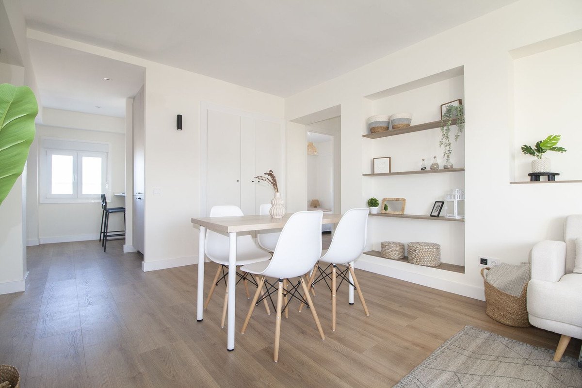 2 Bed Middle Floor Apartment in Málaga Centro