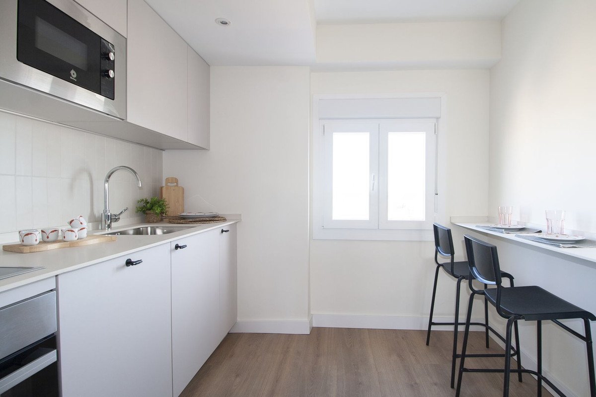 2 Bed Middle Floor Apartment in Málaga Centro