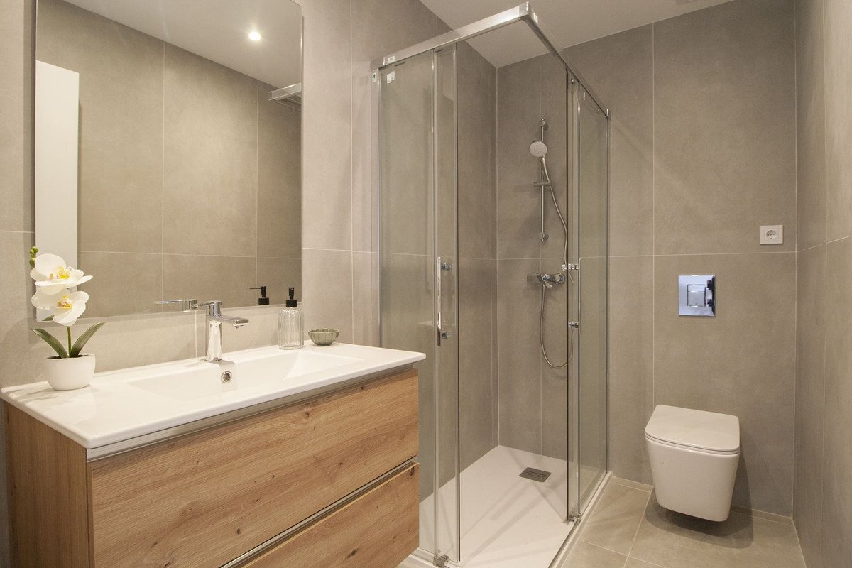 2 Bed Middle Floor Apartment in Málaga Centro