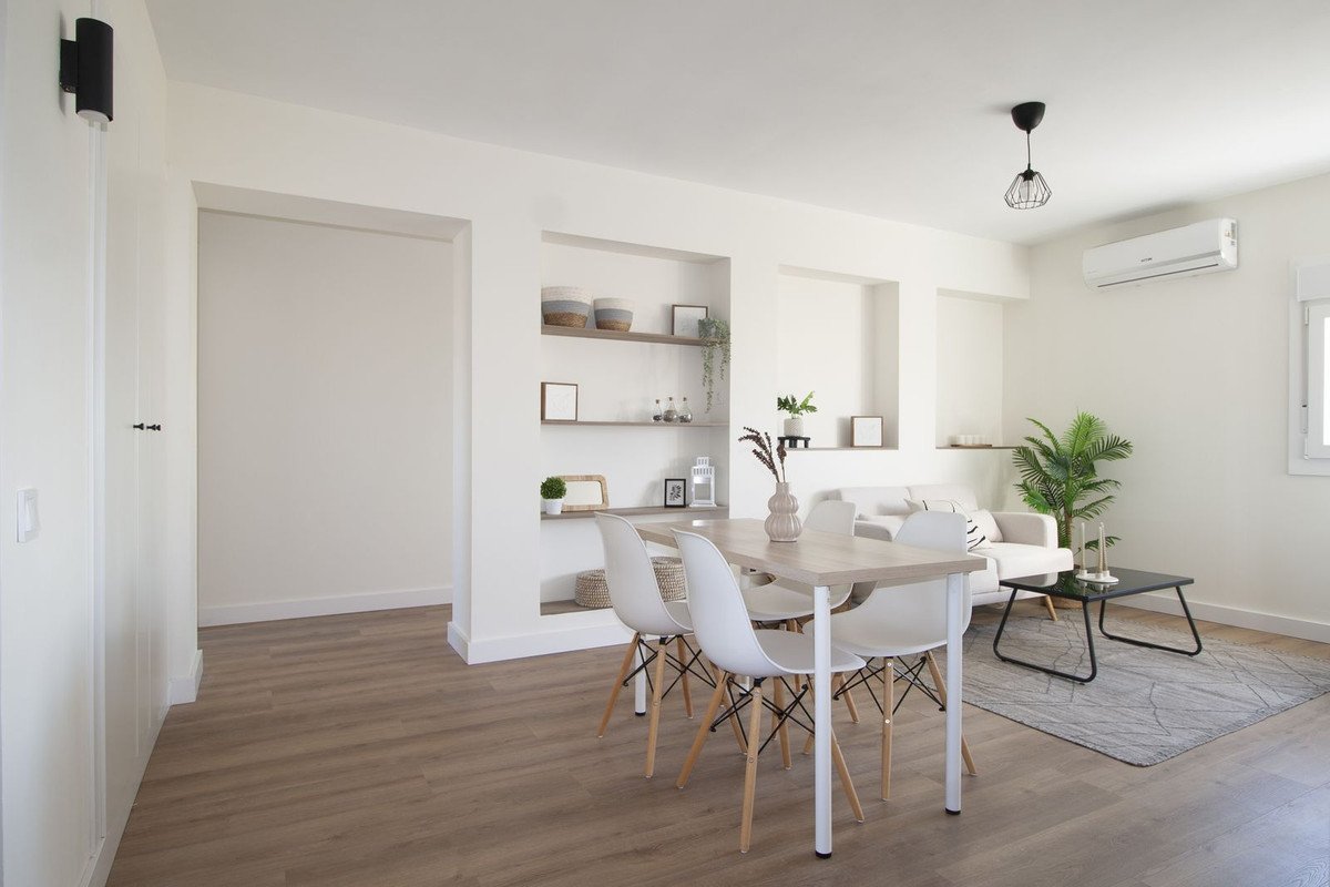 2 Bed Middle Floor Apartment in Málaga Centro