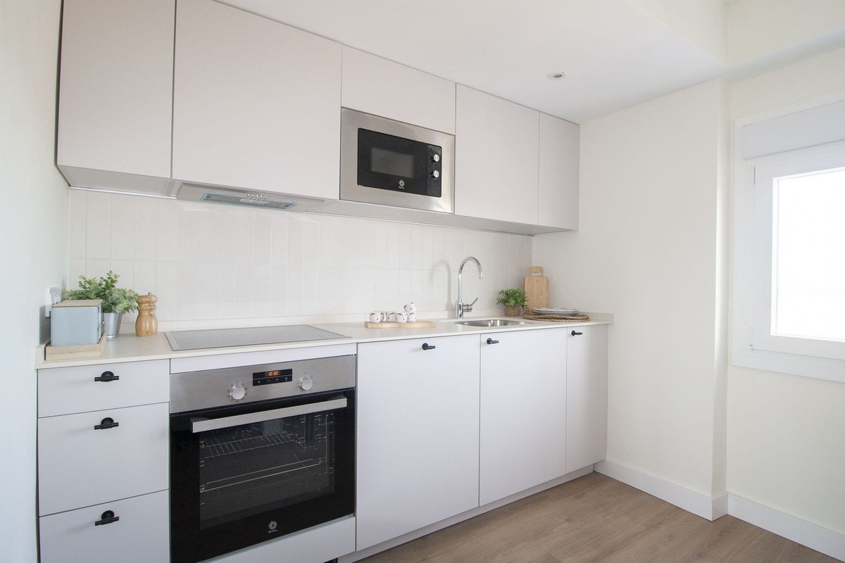 2 Bed Middle Floor Apartment in Málaga Centro