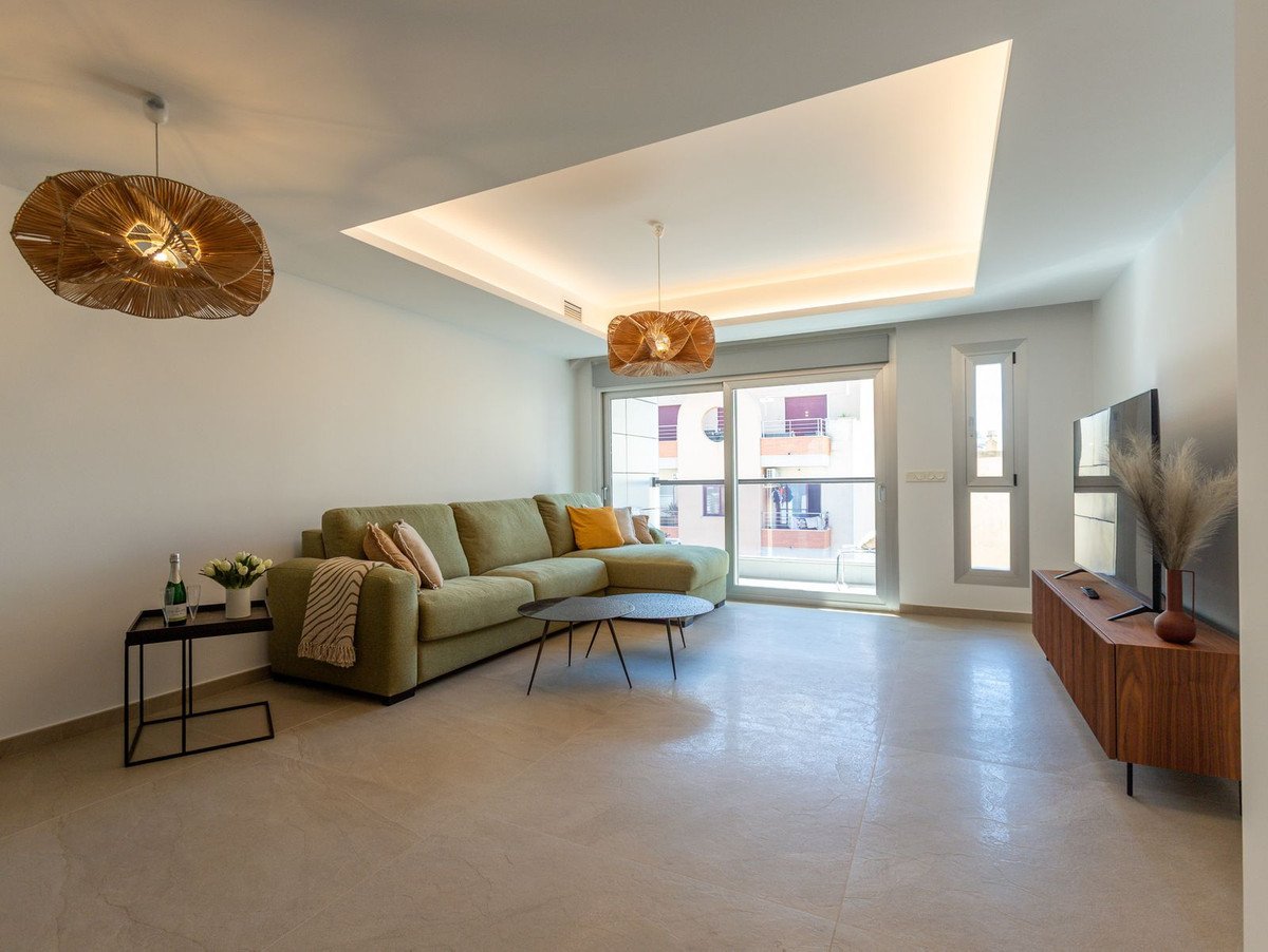 2 Bed Middle Floor Apartment in Torrevieja