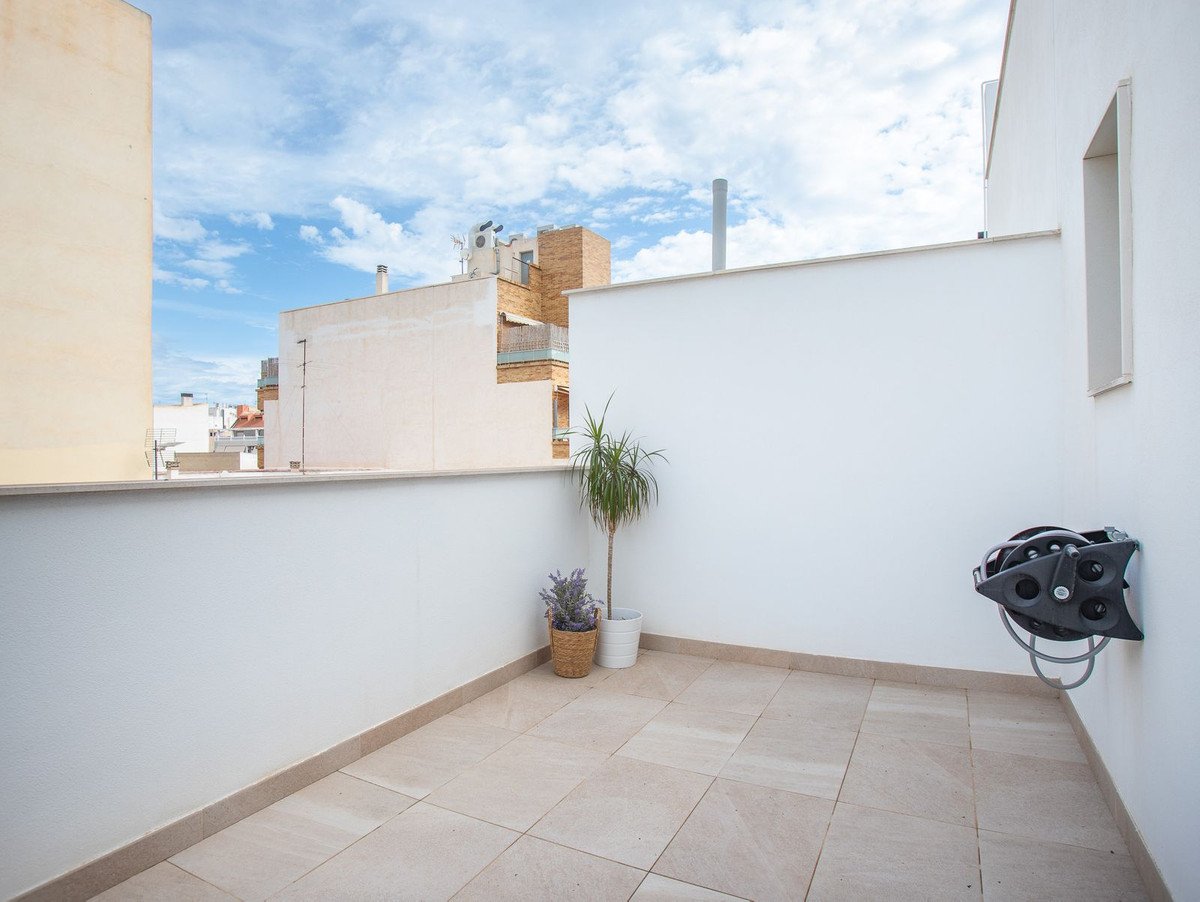 2 Bed Middle Floor Apartment in Torrevieja