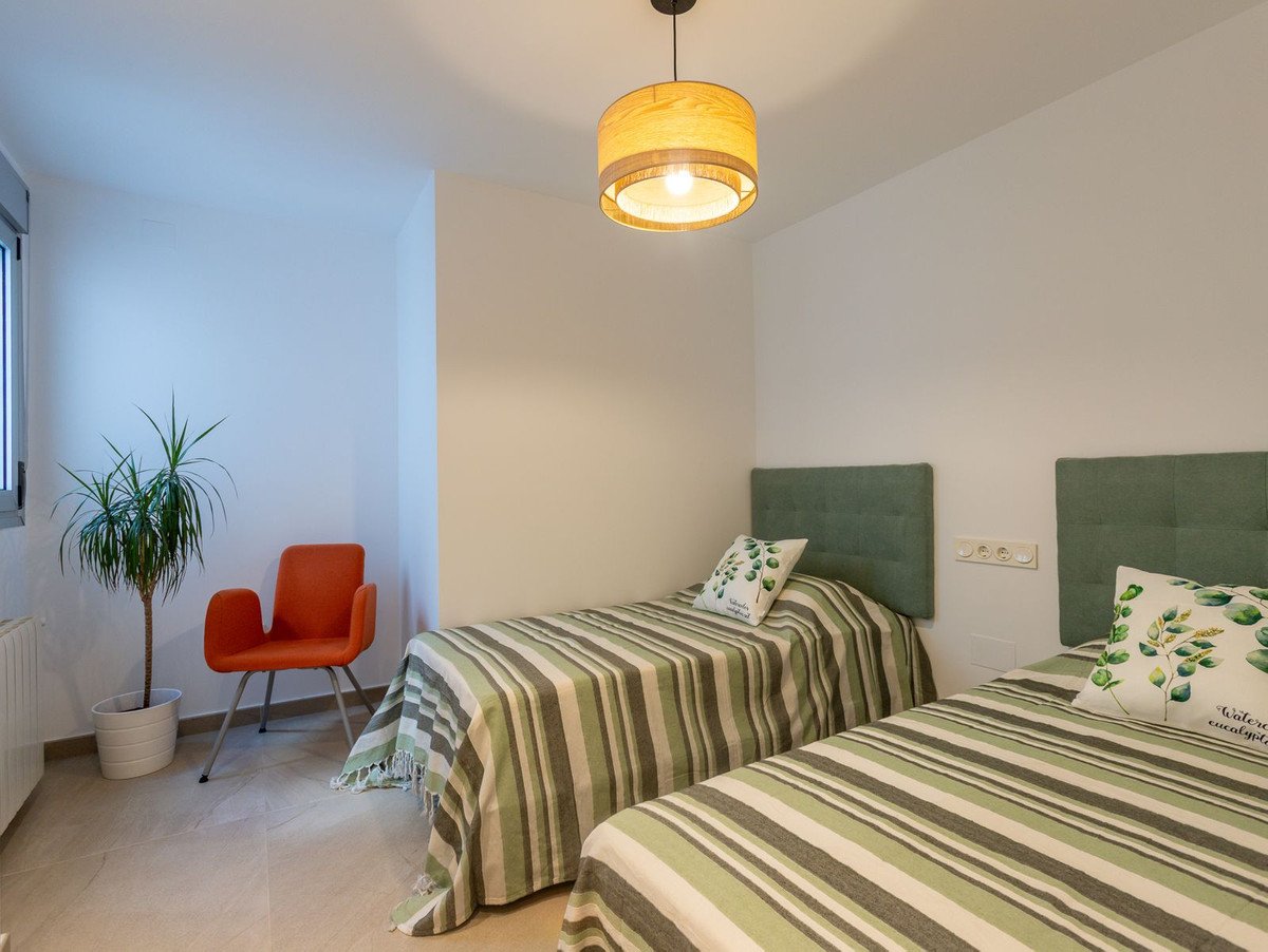 2 Bed Middle Floor Apartment in Torrevieja
