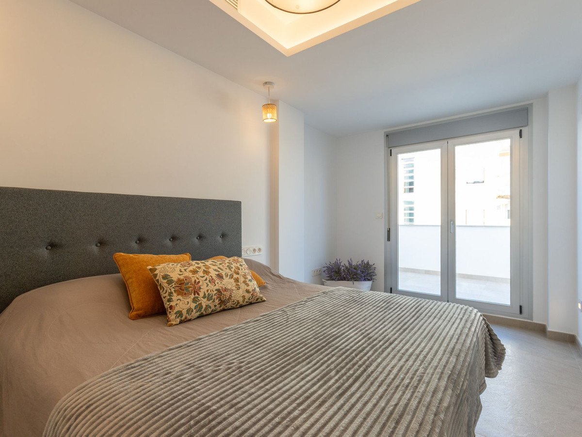 2 Bed Middle Floor Apartment in Torrevieja