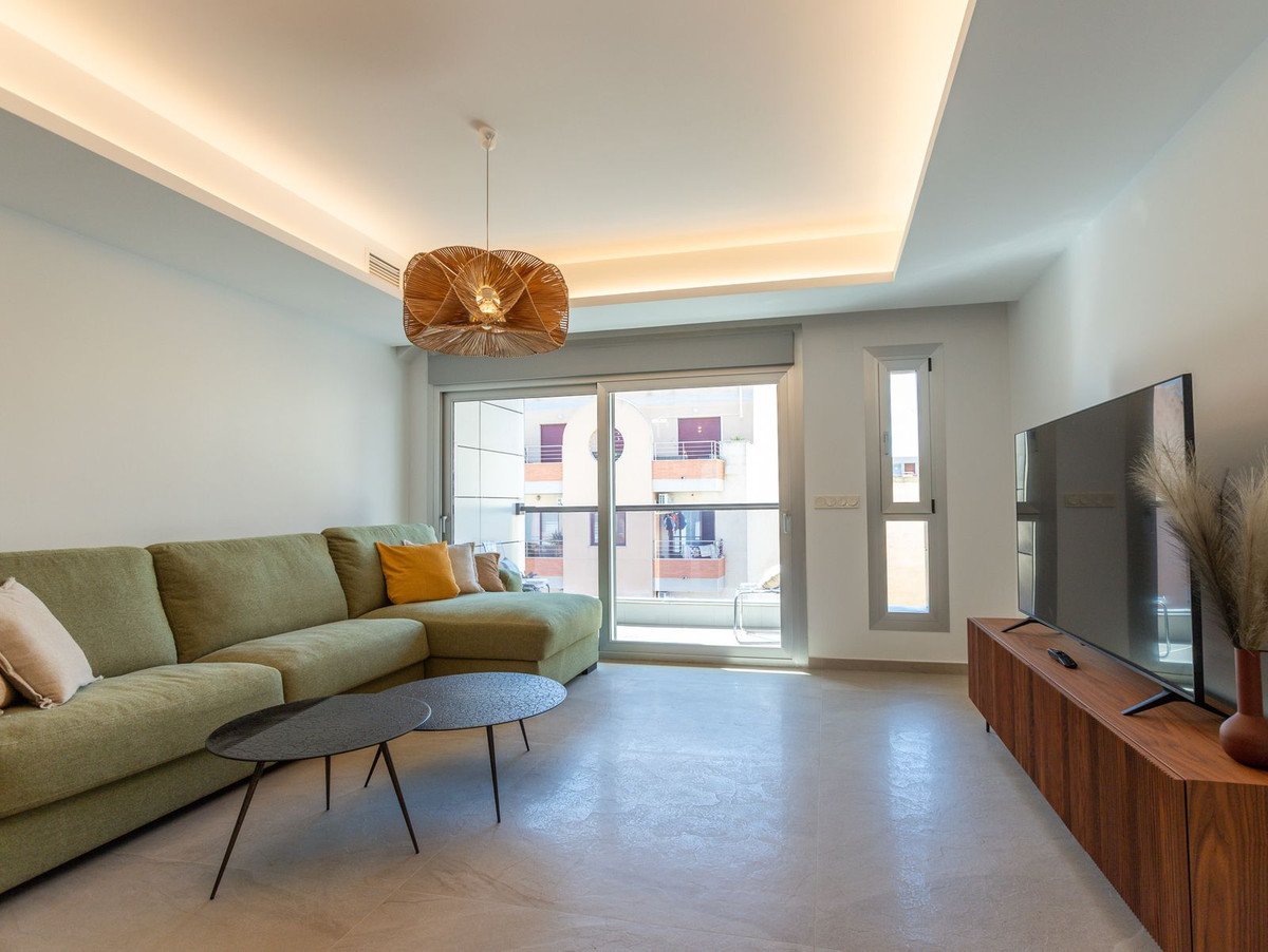 2 Bed Middle Floor Apartment in Torrevieja