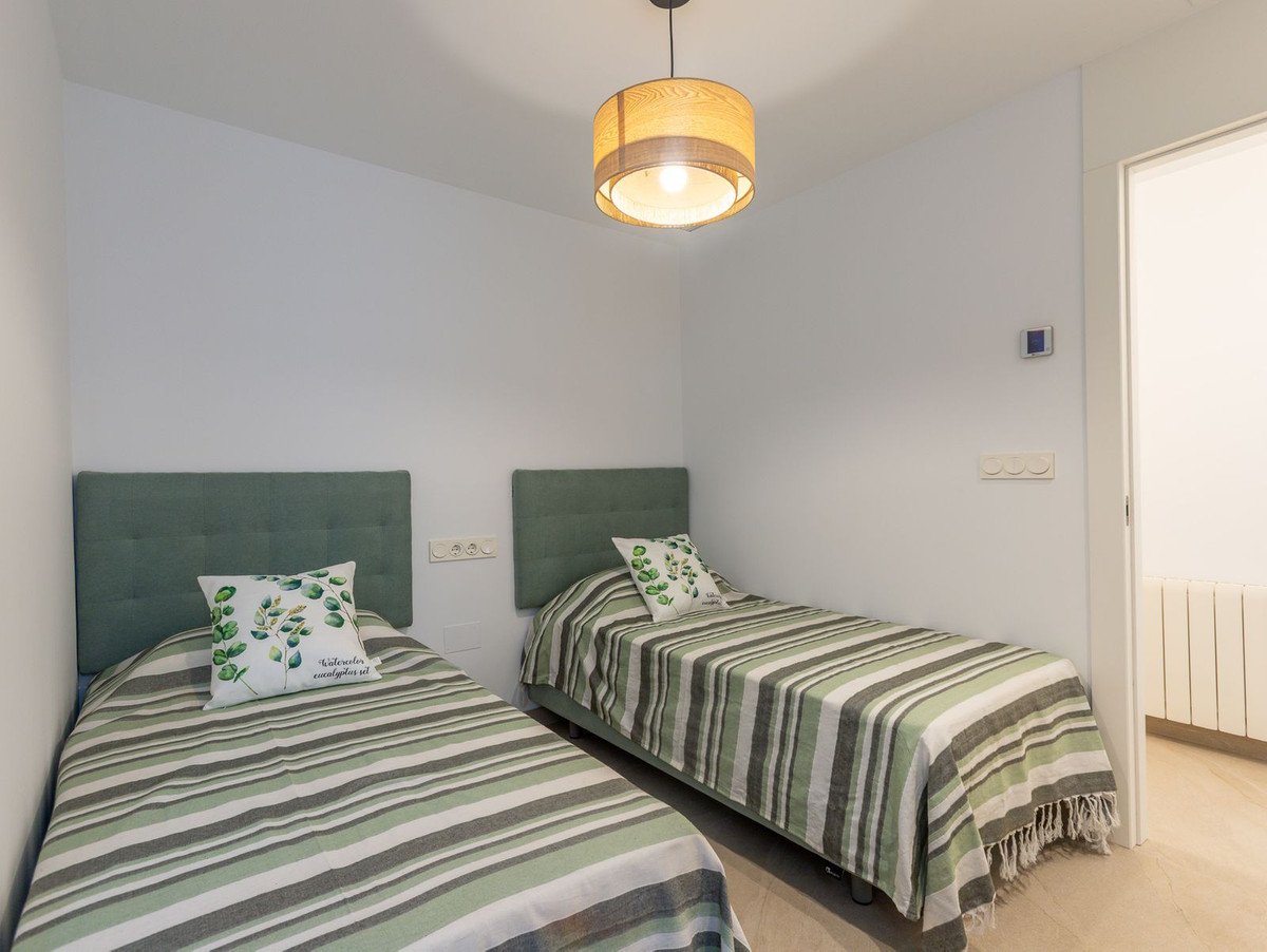 2 Bed Middle Floor Apartment in Torrevieja