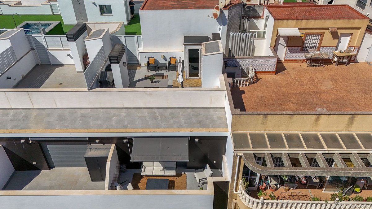 3 Bed Top Floor Apartment in Torrevieja