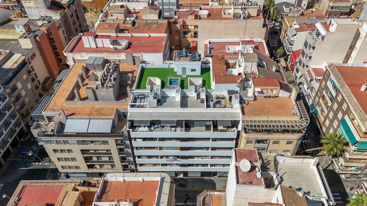 3 Bed Top Floor Apartment in Torrevieja