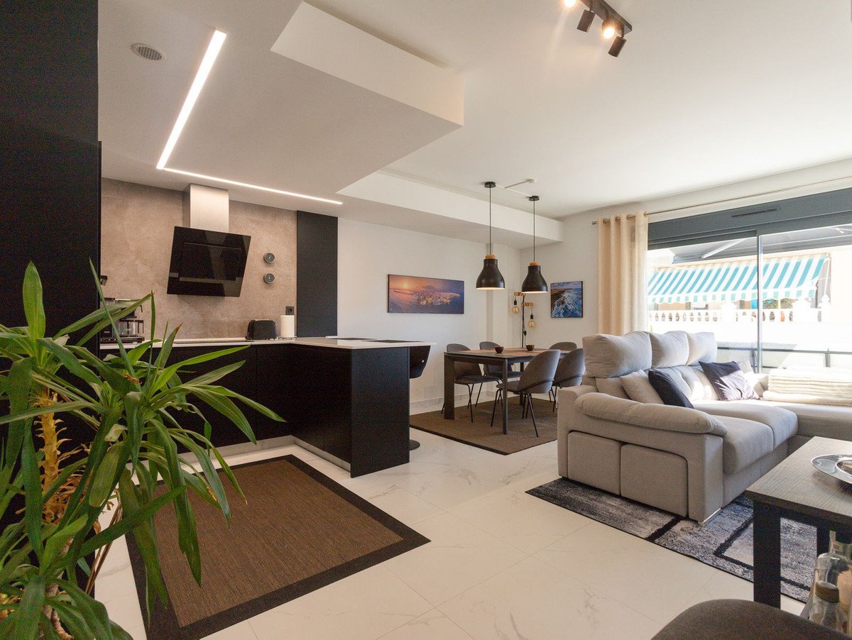 3 Bed Top Floor Apartment in Torrevieja