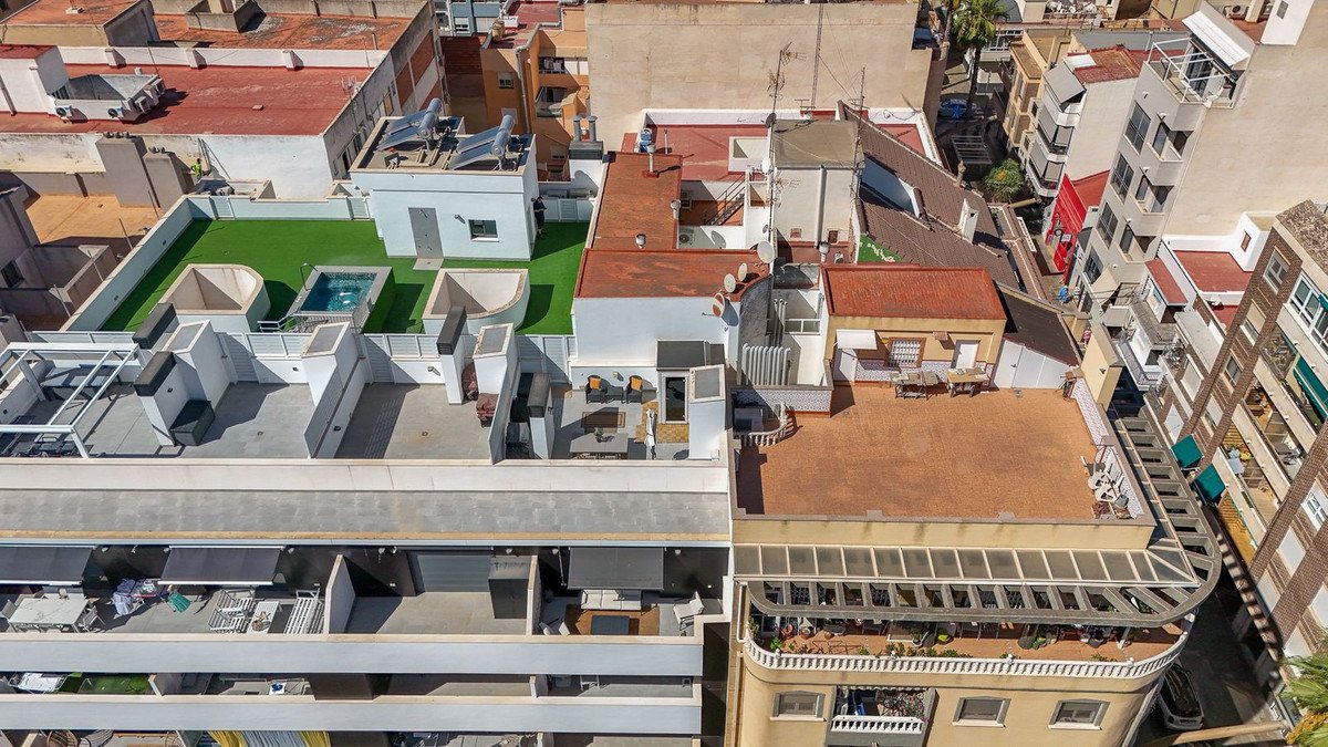 3 Bed Top Floor Apartment in Torrevieja