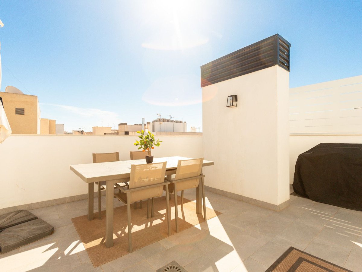 3 Bed Top Floor Apartment in Torrevieja