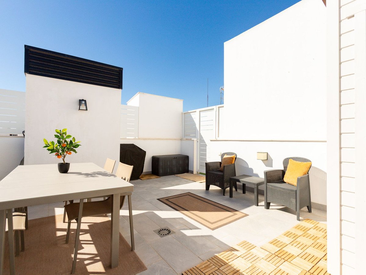 3 Bed Top Floor Apartment in Torrevieja