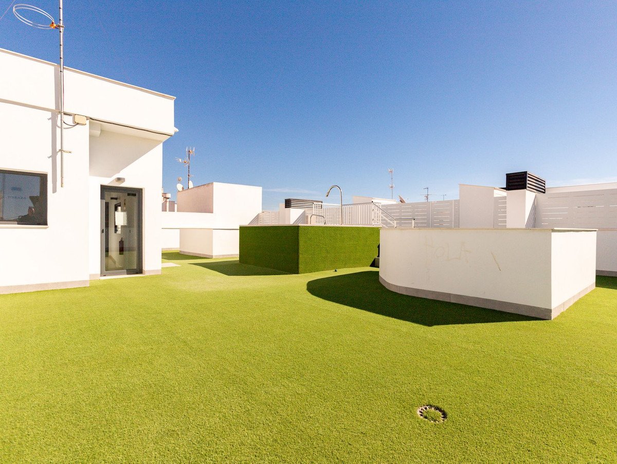 3 Bed Top Floor Apartment in Torrevieja