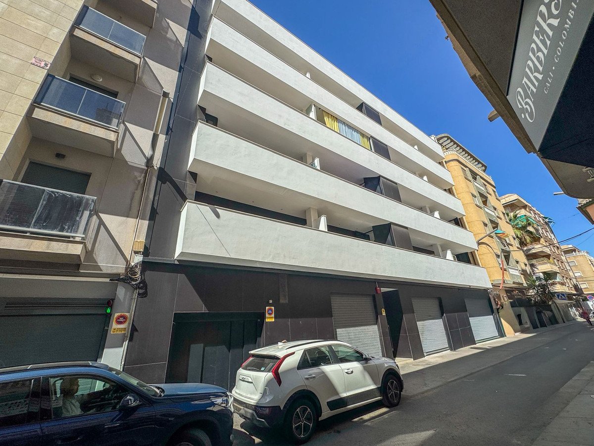 3 Bed Top Floor Apartment in Torrevieja