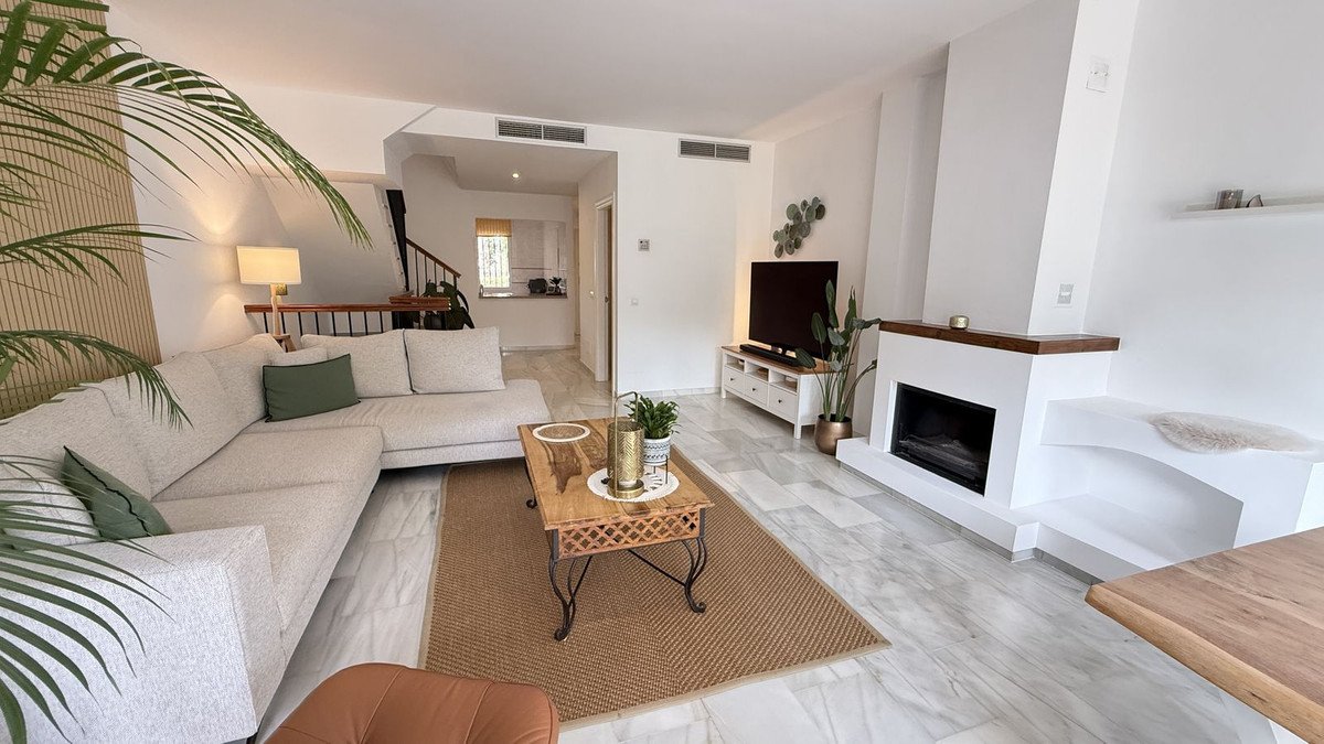 2 Bed Townhouse in Lauro Golf