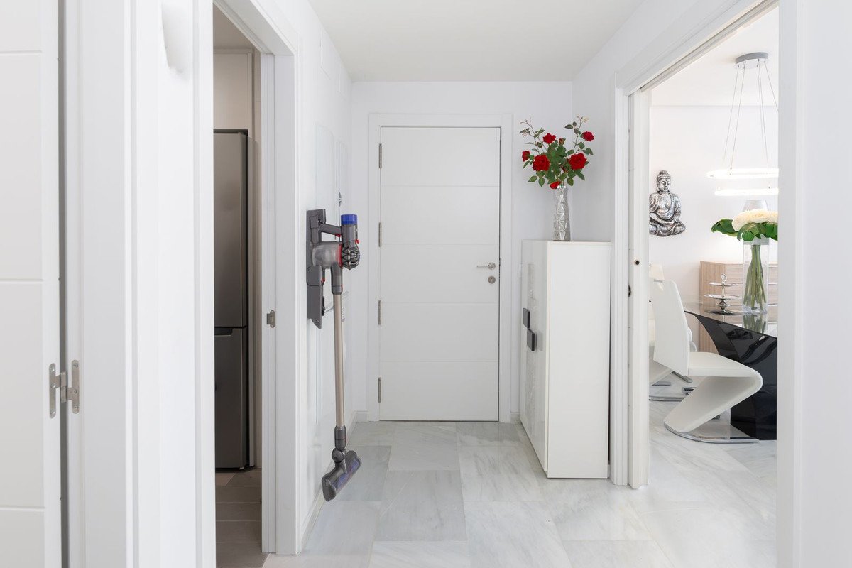 2 Bed Middle Floor Apartment in Marbella
