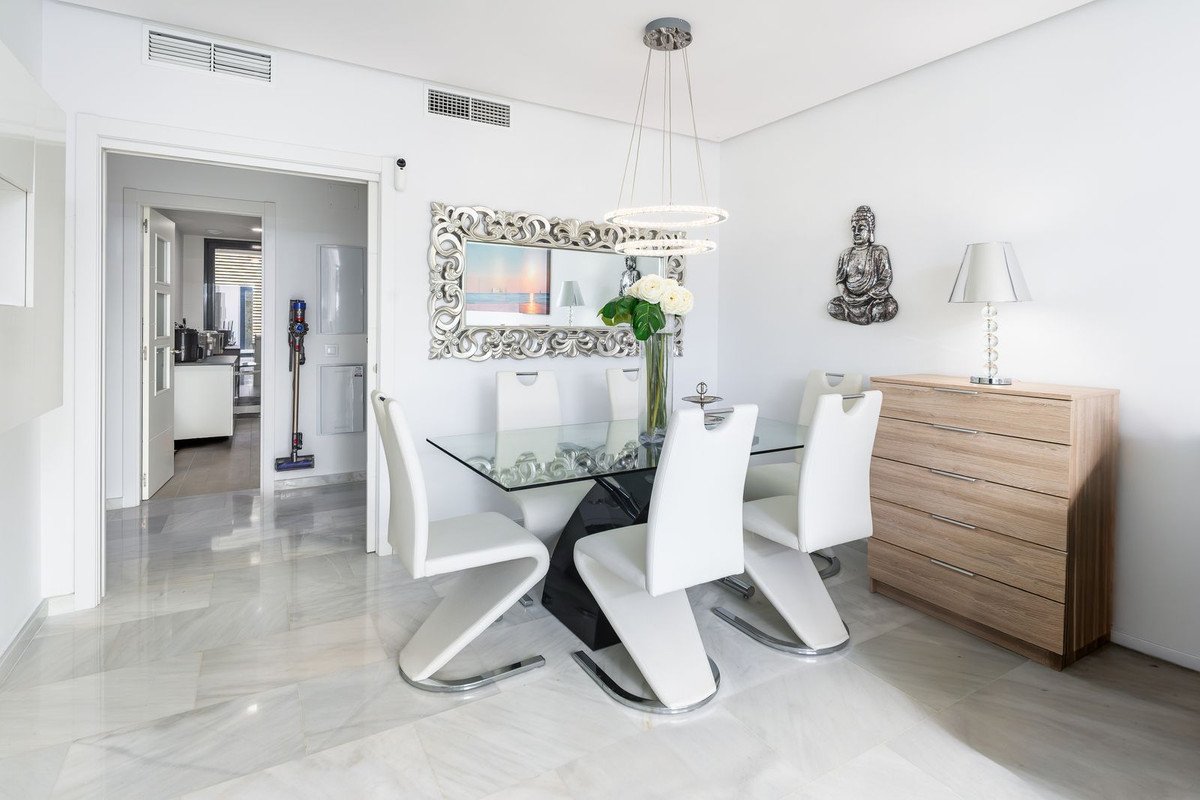 2 Bed Middle Floor Apartment in Marbella