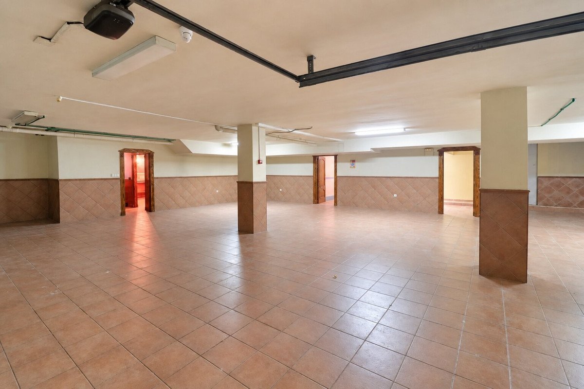 5 Bed Detached Villa in Los Palacios