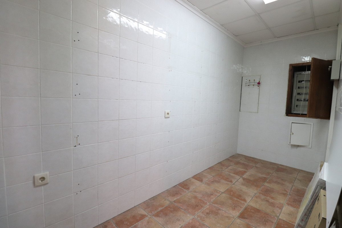 5 Bed Detached Villa in Los Palacios
