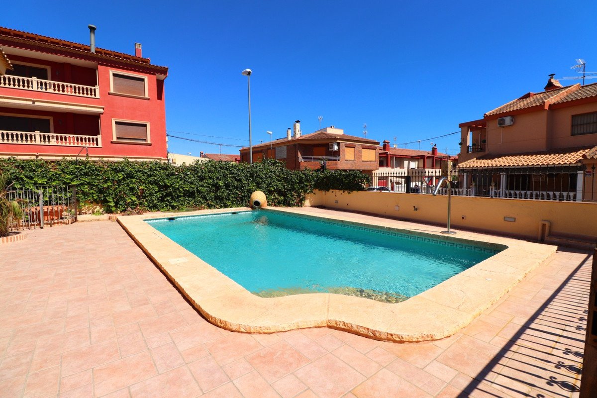 5 Bed Detached Villa in Los Palacios