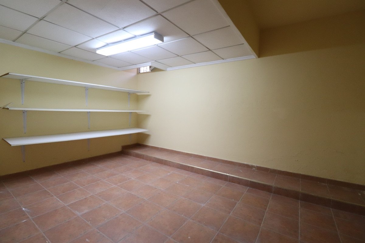 5 Bed Detached Villa in Los Palacios