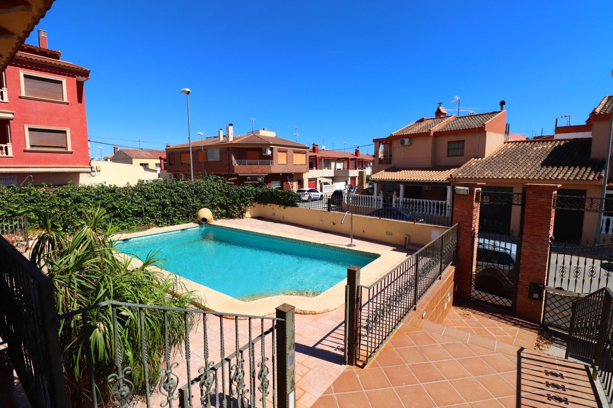 5 Bed Detached Villa in Los Palacios