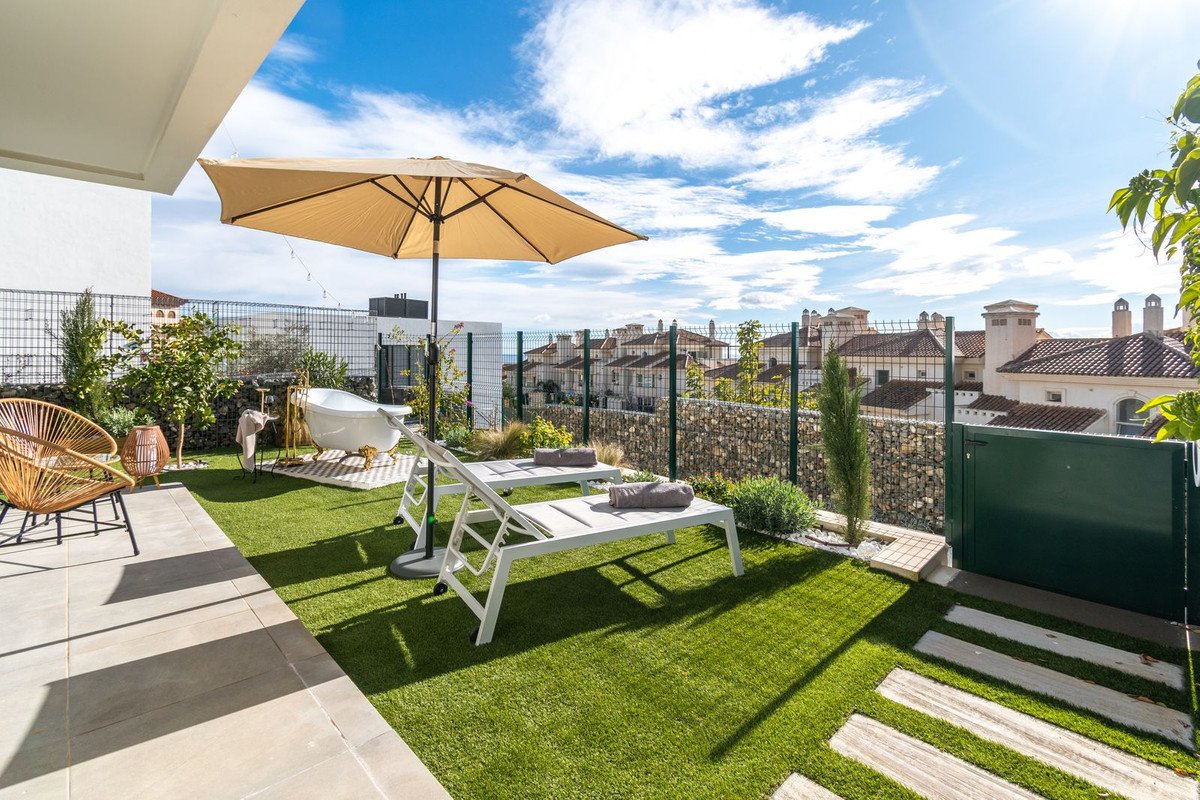 3 Bed Semi-Detached House in Riviera del Sol