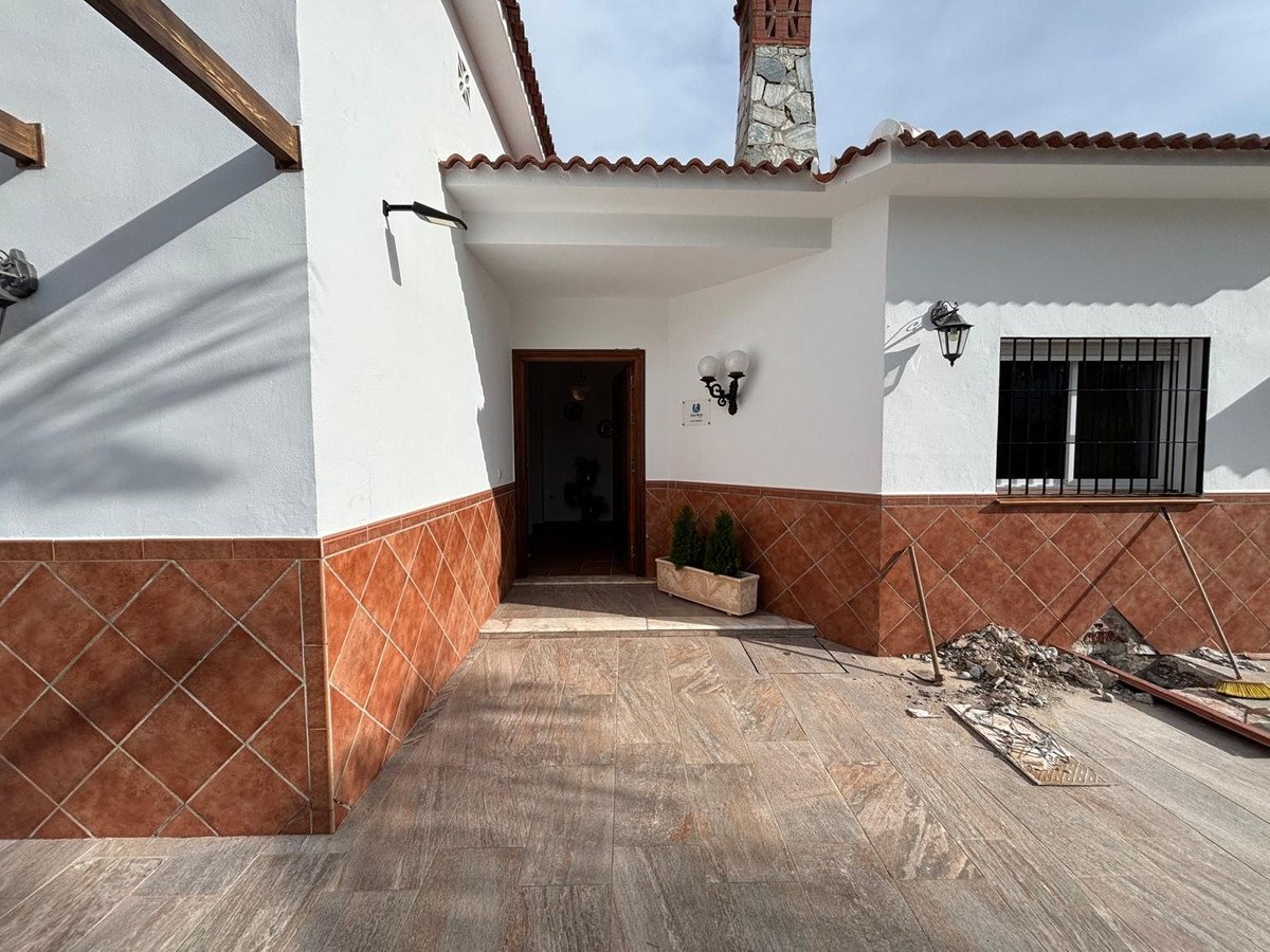 4 Bed Detached Villa in Alhaurín de la Torre