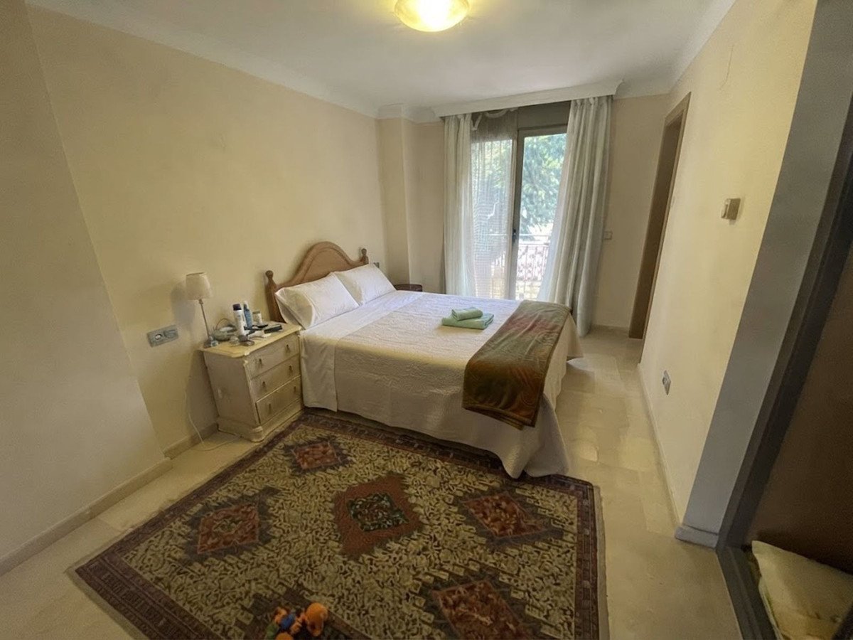 6 Bed Detached Villa in Nueva Andalucía