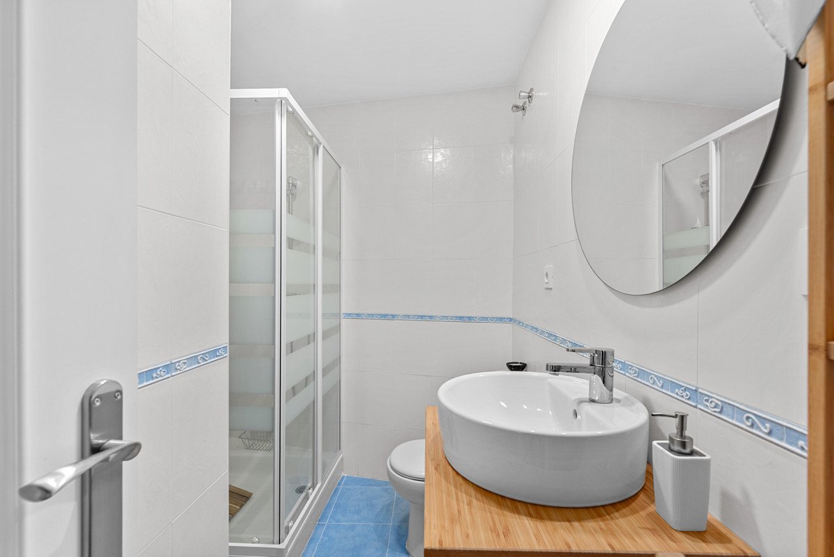 2 Bed Middle Floor Apartment in Las Lagunas