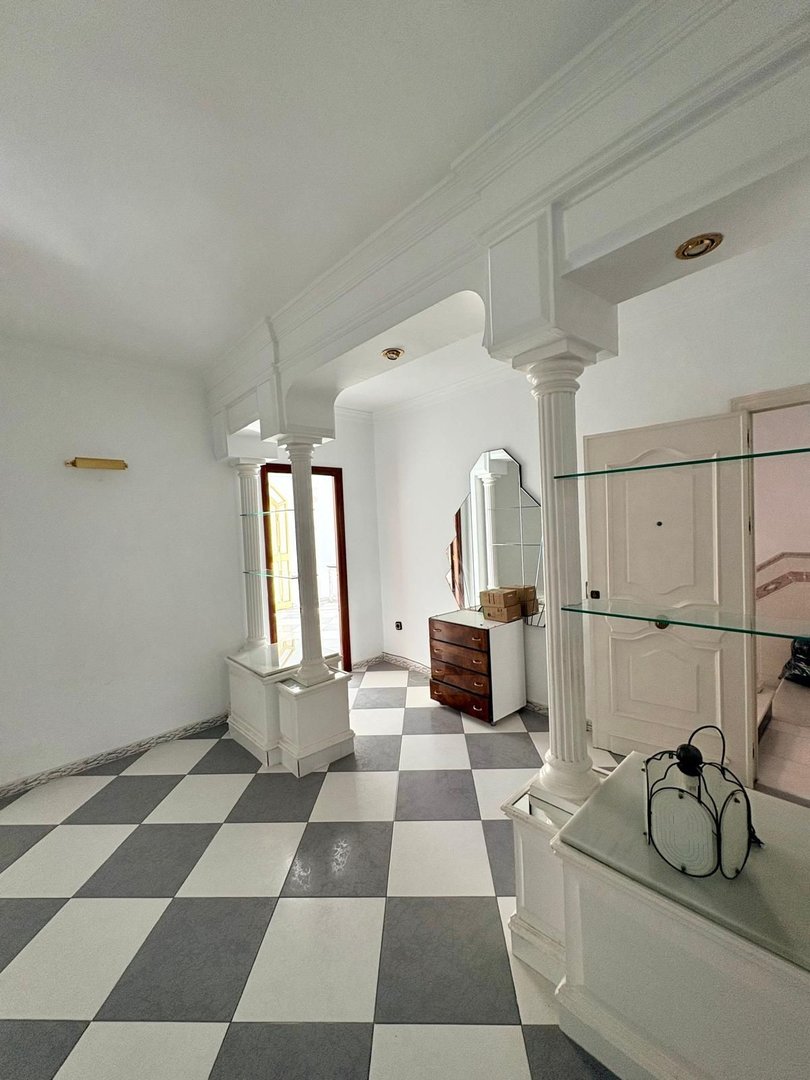 4 Bed Middle Floor Apartment in Alhaurín el Grande