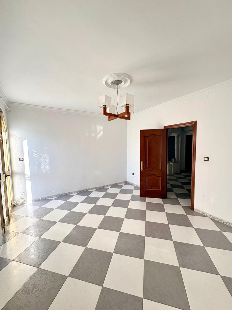 4 Bed Middle Floor Apartment in Alhaurín el Grande