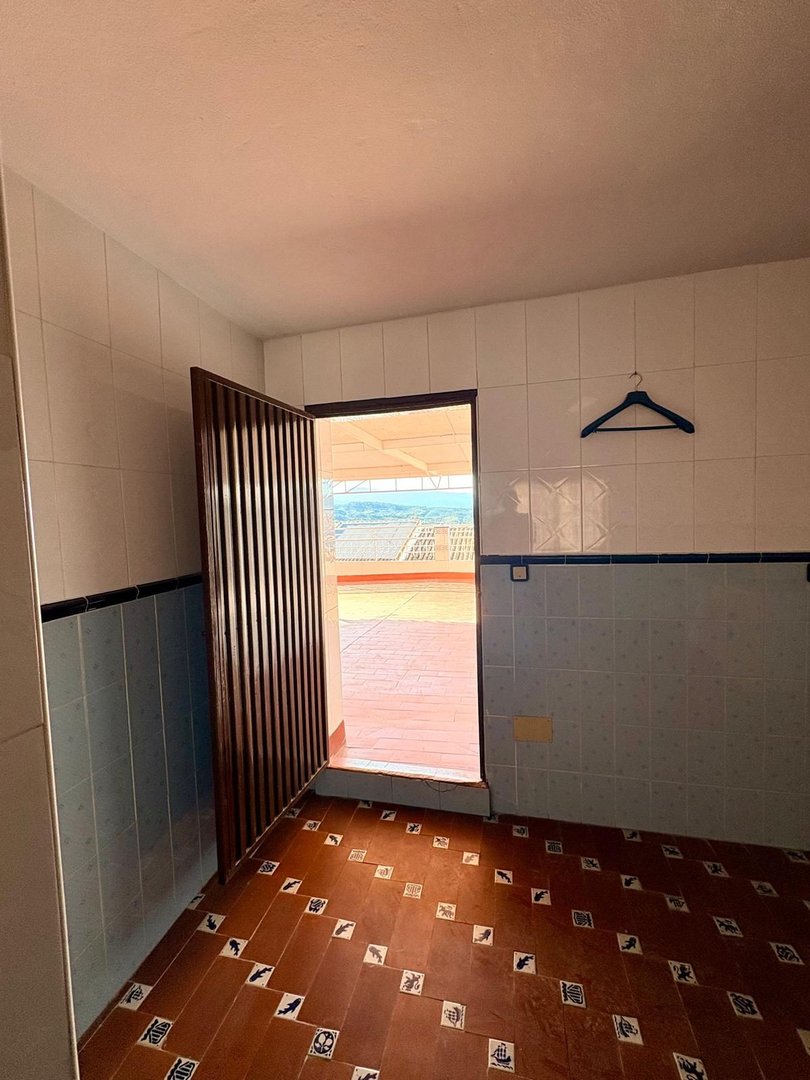 4 Bed Middle Floor Apartment in Alhaurín el Grande