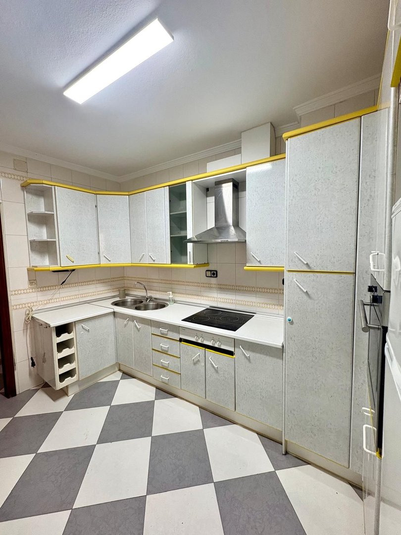 4 Bed Middle Floor Apartment in Alhaurín el Grande